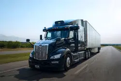 آغاز فعالیت کامیون‌های باربری خودران در سراسر تگزاس