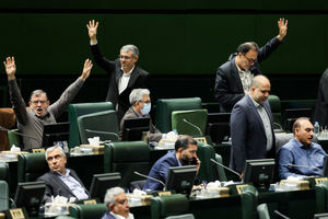 دعواهای جناحی در آینه نقد؛ هشدارها بالا گرفت