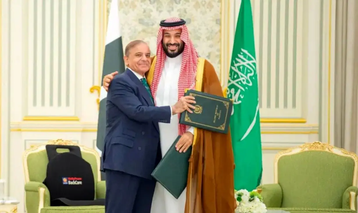 عربستان و پاکستان پیمان دفاعی امضا کردند / آمریکا از لیست شرکای امنیتی‌ عربستان خط می‌خورد؟