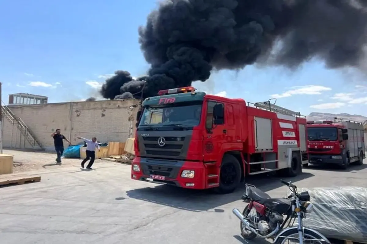 علت آتش‌سوزی سوله صنعتی در مشهد چه بود؟