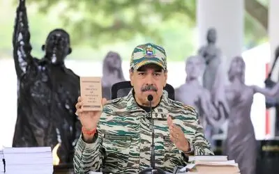 مادورو خطاب به ترامپ: هر گونه تعرضی را با مبارزه مسلحانه پاسخ می‌دهیم