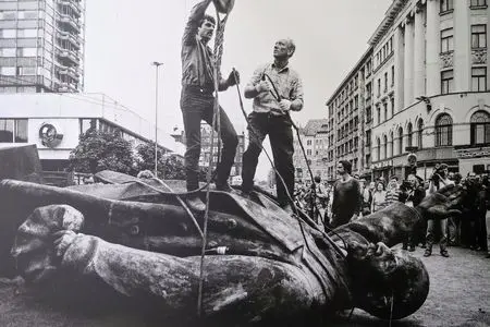 ناکامیِ نوابغ؛ چرا معتبرترین اقتصاددانان غرب از پیش‌بینی مرگ شوروی ناتوان بودند؟