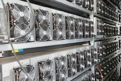 قطع اینترنت و خاموشی ماینرها، هش‌ریت شبکه بیت‌کوین را ۱۰٪ کاهش داد