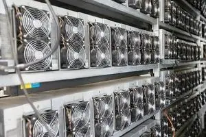 قطع اینترنت و خاموشی ماینرها، هش‌ریت شبکه بیت‌کوین را ۱۰٪ کاهش داد