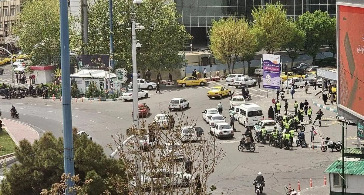 تذکر به بی‌قاعدگی در برخورد با بدحجابی / واکنش‌ها به حضور دوباره گشت‌ ارشاد در خیابان