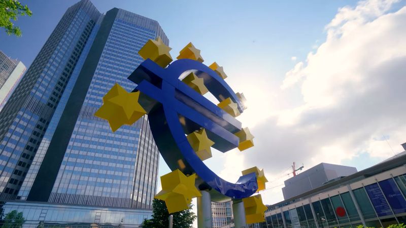 لحظه طلایی یورو: اروپا به دنبال تقویت نقش جهانی ارز مشترک
