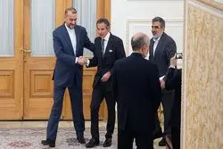 سفر گروسی و گشایش درهای دیپلماسی؛ مذاکره‌کنندگان به میز مذاکره باز می‌گردند؟