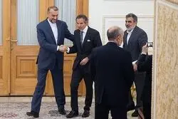 سفر گروسی و گشایش درهای دیپلماسی؛ مذاکره‌کنندگان به میز مذاکره باز می‌گردند؟