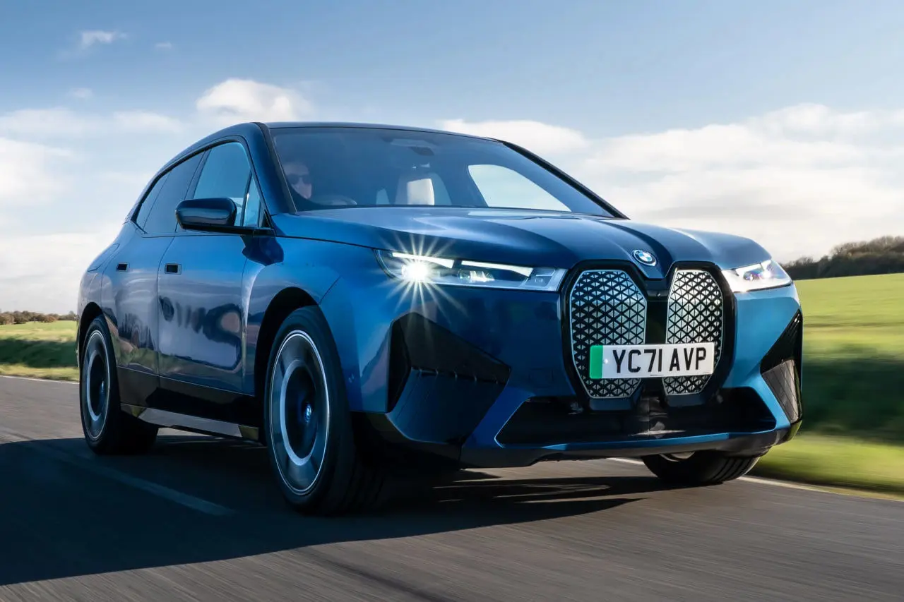 جنگ الکتریکی «بی‌اِم‌و» و «تسلا» در چین