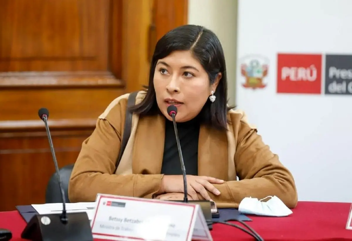 حکم بازداشت نخست وزیر این کشور صادر شد