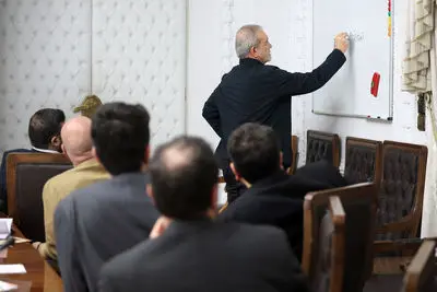 کوچک‌سازی دولت؛ چالش‌ها و فرصت‌های پیش‌روی پزشکیان