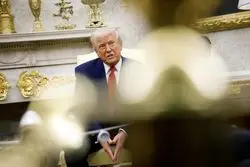 جشن 100 روزه شدن ریاست‌جمهوری ترامپ در جمع هوادارانش/ شعار من اول آمریکاست نه اول چین