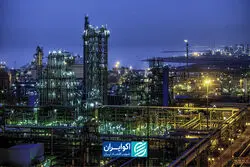 چشم در چشم بحران