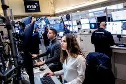 بازارها در آستانه انتشار داده‌های کلیدی؛ دلار دوباره جان می‌گیرد؟