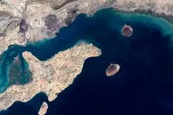 ادعای فایننشال‌تایمز: احتمالا همه بابت عبور از تنگه هرمز مجبور به پرداخت عوارض خواهند شد


