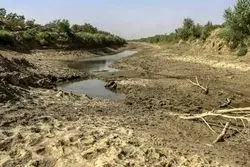 خشک شدن ۲ مخزن هورالعظیم به دلیل گرما؛ ادامه آتش سوزی در بخش عراقی 

