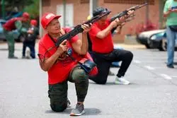 استقرار گسترده نیروهای نظامی در ونزوئلا/ آیا هرج و مرج داخلی به یاری مادورو می‌آید؟