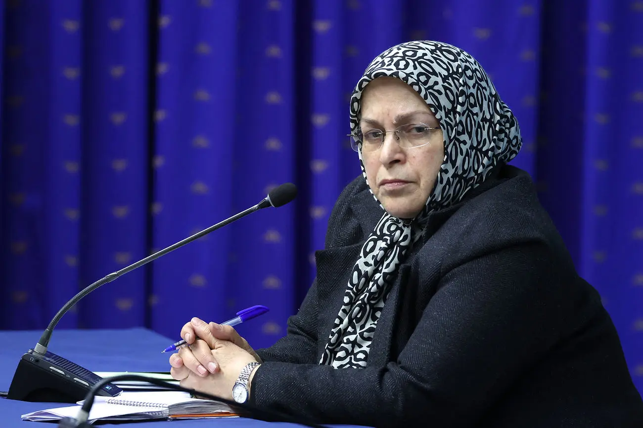 کنایه آذر منصوری به تصویب قانون جدید مهریه/ لااقل قبل از تصویب نگاهی به تجربه برخی کشورهای مسلمان می‌انداختید!