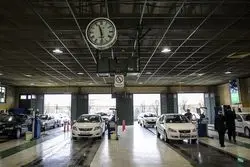 بازار خودرو دوباره زیر سایه قیمت دلار رفت