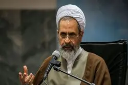تصاویری از آیت الله اعرافی در خانه شهید اسماعیل خطیب
