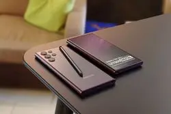 اکران رقیب آیفون؛ سامسونگ در کهکشان 22 ام