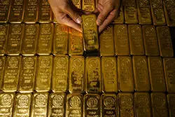 قیمت طلا و سکه امروز شنبه 10 آبان 1404/ کاهش قیمت + جدول و جزئیات