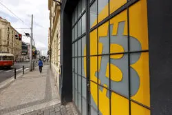 سایه کابوس 1987 بر سر بازار کریپتو؛ بیت‌کوین به کمتر از 80 هزار دلار سقوط کرد