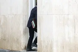 یک روز مانده به اعلام نهایی لیست وزرا و بازار داغ گمانه‌زنی‌/ پزشکیان امروز ۴ معاون خود را مشخص کرد