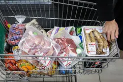 وضعیت تورم خوراکی‌ها در شهریور؛ روغن ریخت؛ گوشت همچنان در صدر