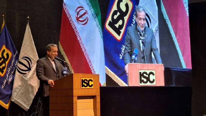 عراقچی: موفقیت بازرگانان در دور زدن تحریم‌ها، مذاکرات را تقویت می‌کند