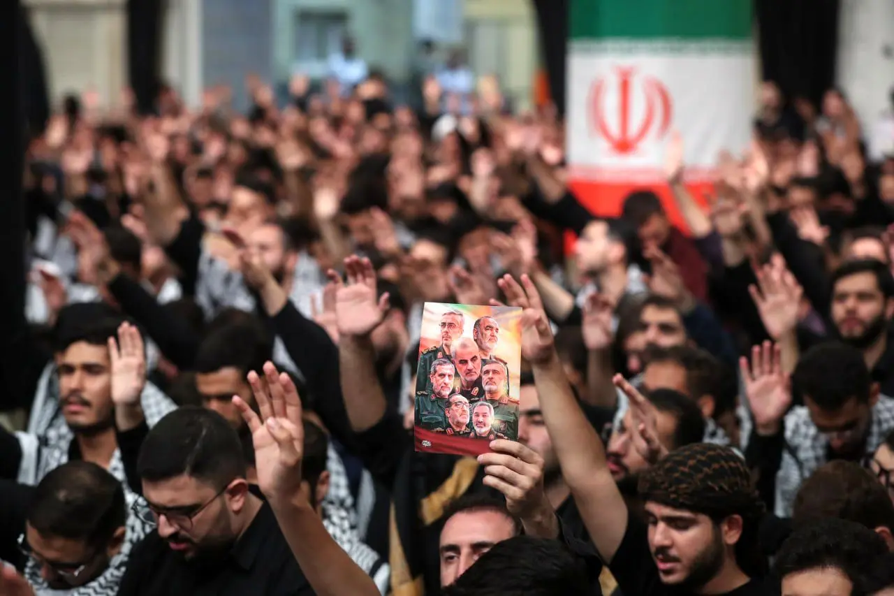 روایت نیویورک تایمز از نحوه لو رفتن جلسه محرمانه شعام و بمباران آن/   با هک تلفن همراه محافظان