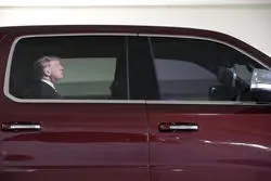 نیمه پر و خالی بازگشت مرد نارنجی/ چگونه ترامپ از راه نرسیده در حال تغییر دادن جهان است؟