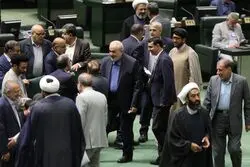 دو روی وزیر صمت در یک سخنرانی
