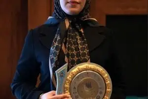  مهندس ضرغام‌زاده، مدیرعامل شرکت صنایع غذایی پدیدار، نشان عالی «مدیر سال» را دریافت کرد