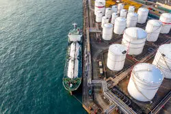 استعفای کشتی‌های حامل نفت ایران/ روسیه پول بیشتری می‌دهد