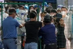 گسیل ارتش چین به شهر 26 میلیونی/ اعتراض علیه سیاست‌های سخت‌گیرانه پکن