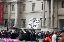 سوسیالیسم دموکراتیک به مثابه سازوکاری متفاوت برای نقض حقوق مالکیت خصوصی