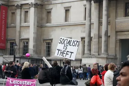 سوسیالیسم دموکراتیک به مثابه سازوکاری متفاوت برای نقض حقوق مالکیت خصوصی