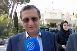 همتی: یکسان‌سازی نرخ ارز با هماهنگی کامل تیم اقتصادی است + فیلم