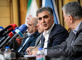 رئیس کل بانک مرکزی: تزریق اسکناس ۵۰ درصد افزایش یافت