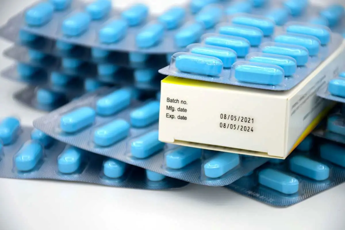 مدیرعامل ایران‌ایر: با تحریم هوایی، واردات دارو با «هما» قطع شد