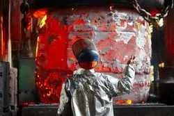 سقوط قیمت مواد اولیه فولادسازی