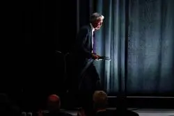 هشدار پاول: کاهش رشد نیروی کار عامل ضعف اشتغال در آمریکا