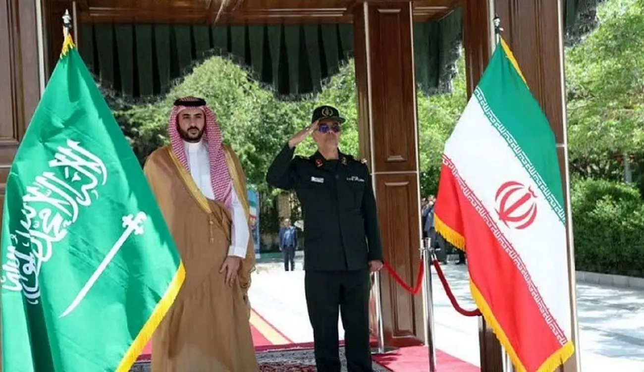 وزیر دفاع عربستان وارد تهران شد/ استقبال سرلشکر باقری از برادر محمد بن سلمان