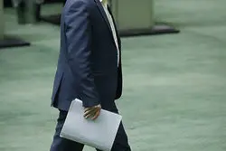 زیر پوست استیضاح؛ایدئولوگ رئیسی می ماند یا می رود؟