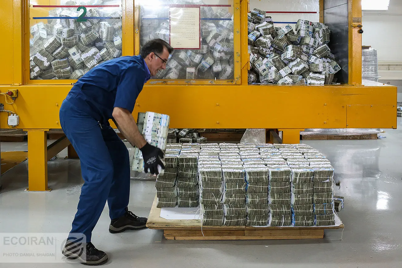 رشد 5 درصدی پایه پولی در اردیبهشت 1401 