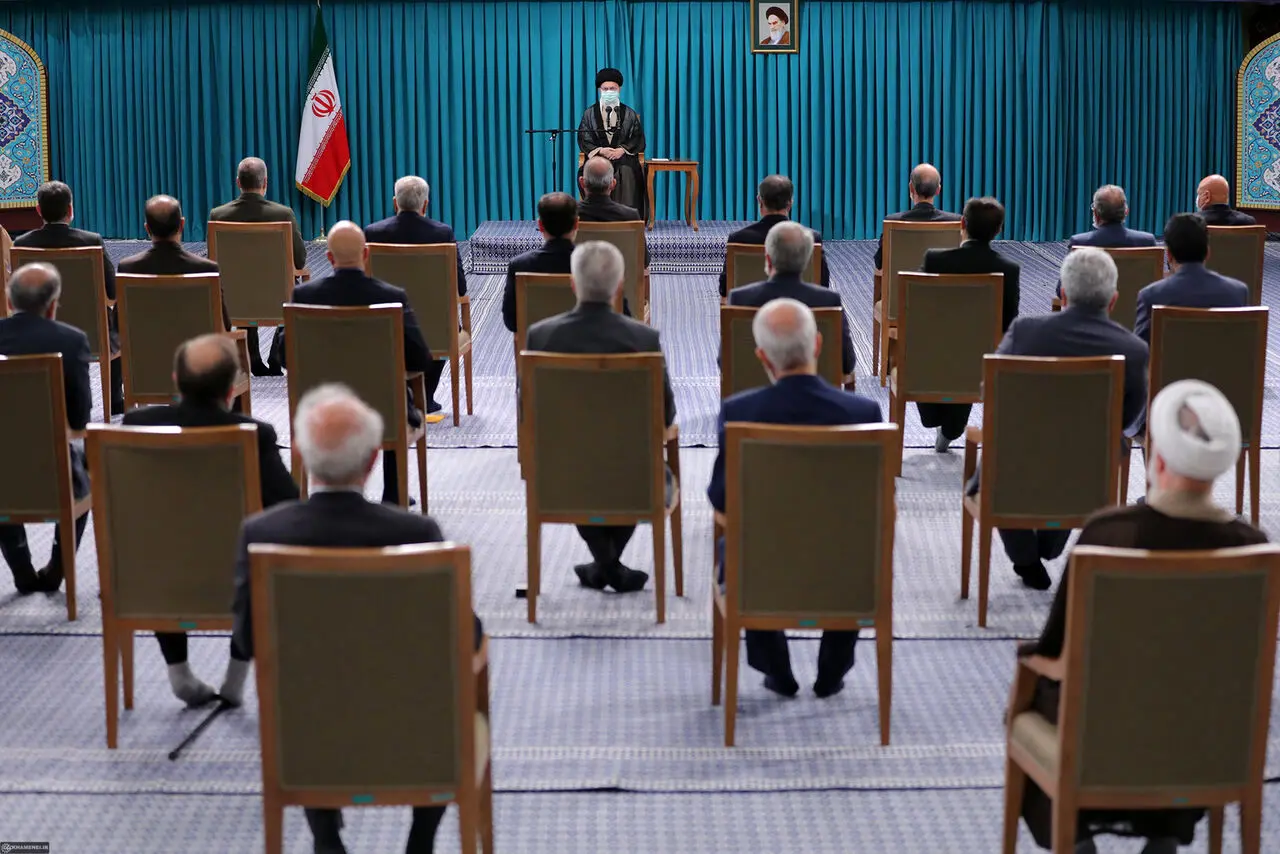 رهبر انقلاب: حوادث کشور را به تصمیم دیگران مشروط نکنید