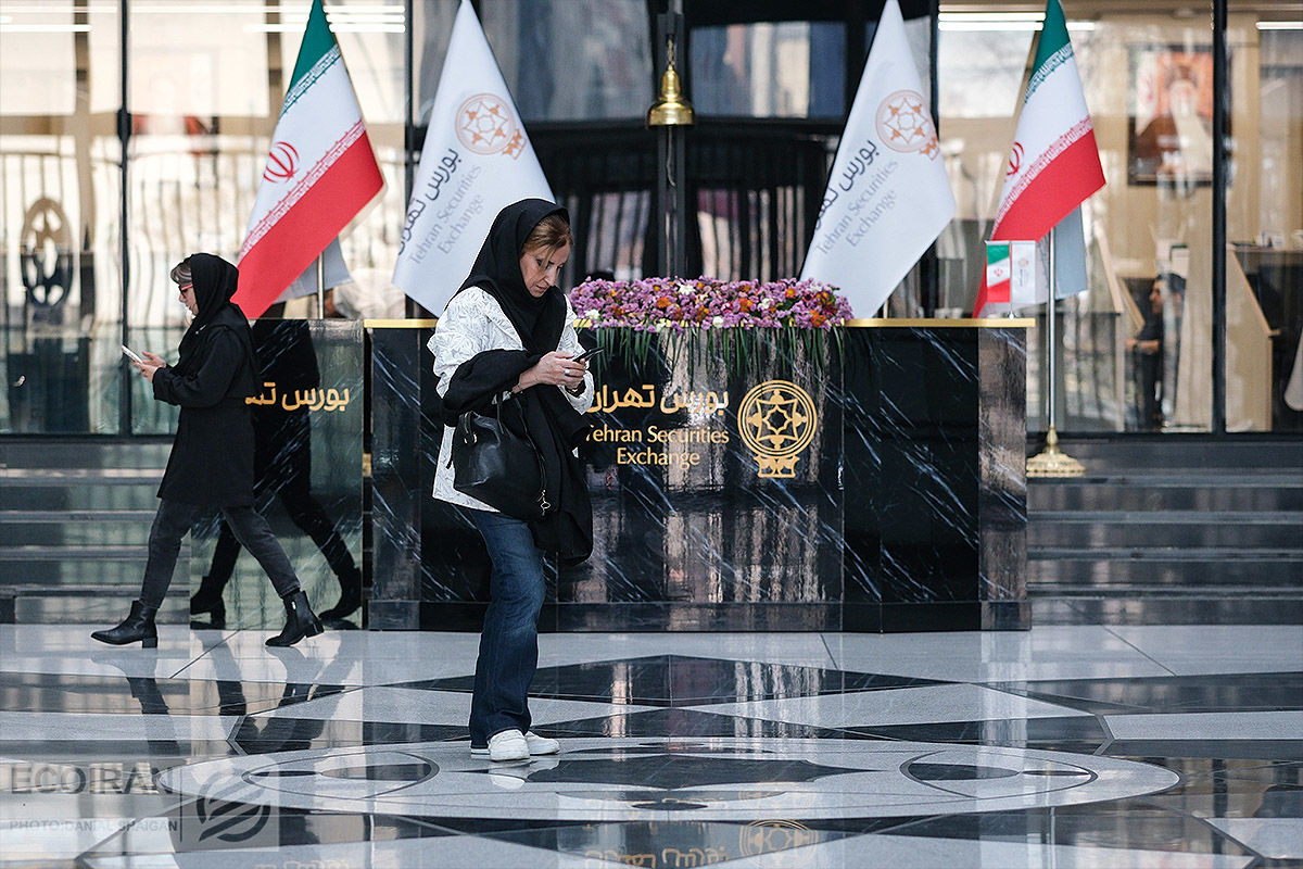 حرکت بورس در گردنه خطرناک با فرمان خودرو