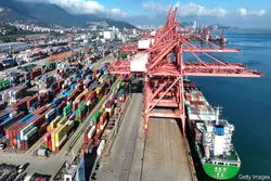 چگونه بحران اقتصادی چین دامن بقیه دنیا را هم می‌گیرد؟