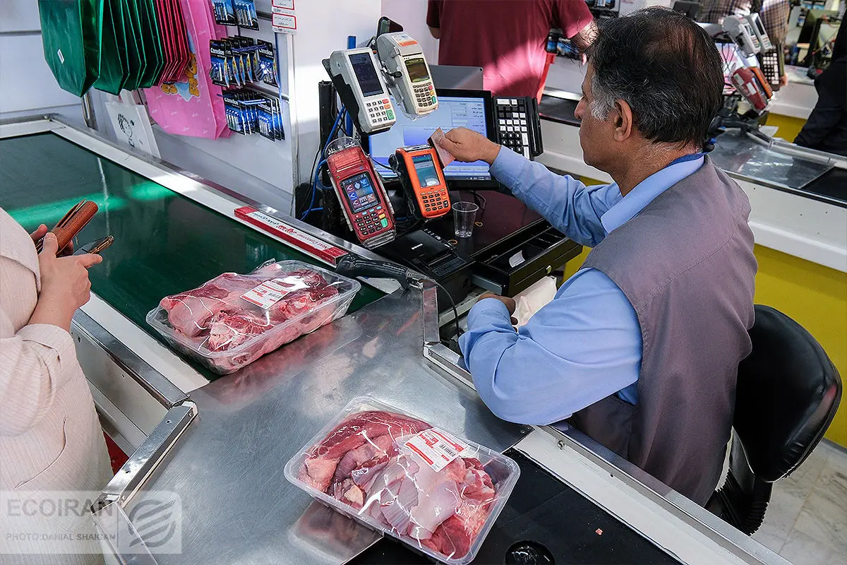 واردات گوشت روزانه ۱۵۰ تن ادامه دارد اما قیمت‌ها هنوز سر جای خود مانده‌اند/ گوشت ارزان می‌شود؟ 